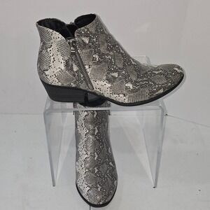 Crochet Womens Snakeskin Print Ankle Booties Grey White‎ Pointed Toe Size 8
